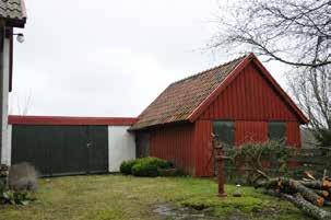 K 4, M 3 Slättaröd 1:6 (Slättaröd 418) Slättaröd Boningshus i 1 1/2 plan. Tidigare Slättaröds småskola, omfattande klasserna 1 och 2. Byggår: Ca 1880 Tegelkonstruktion.