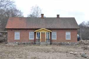 Syrenen 4 (Björkliden 1) Gunnarp Bostadshus i 1½- plan Byggår: 1916 1918. Träkonstruktion på huggen naturstenssockel.