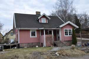 eternit), takkupa. Uthus finns på tomten. K 4, M 3 Syrenen 5 (Landsvägen 58) Gunnarp Tidigare skolbyggnad, småskola. Byggår: 1894 1895. Skolan var i bruk till 1984, därefter använd som bostad.