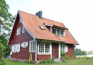 Tjörnarp 3:18 (Karlarp Kyrkvägen 50) Kyrkbyn Krybily, tidigare Villa Strandtorp Bostadshus i 1 ½ plan Byggår: 1919 Byggherre: Karl Ekberg Träkonstruktion på huggen naturstensgrund.
