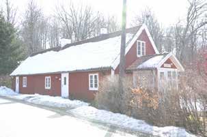 K 3, M 3 Tjörnarp 3:21 (Kyrkvägen 44) Kyrkbyn Bostadshus i 1 ½ plan Byggår: 1920-tal Träkonstruktion under lertegeltäckt sadeltak. Förändringar: Huset är tillbyggt under 1900-talets senare del.