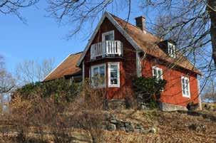 K 3, M 2 Tjörnarp 3:37 (Kyrkvägen 21) Kyrkbyn Bostads-/fritidshus i ett plan Byggår: 1920-tal Träkonstruktion. Fasader klädda med stående rödmålad träpanel under lertegeltäckt sadeltak.