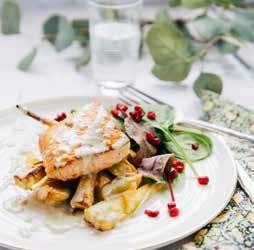 Denna vecka får du laga härliga burgare med karameliserad lök, stekt ägg och avokado. Trevlig matlagning!