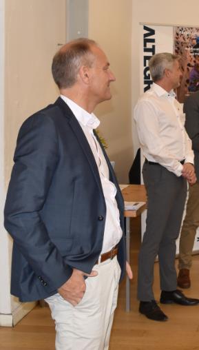 mellanstora företag, till enmanskonsulter
