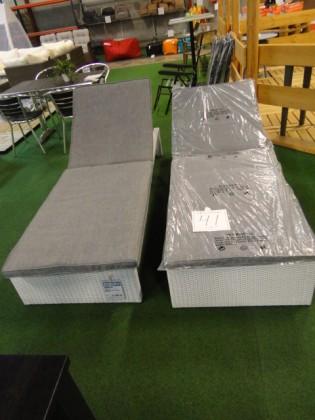 270 x 210, bord 140 x 85 cm 1133-039