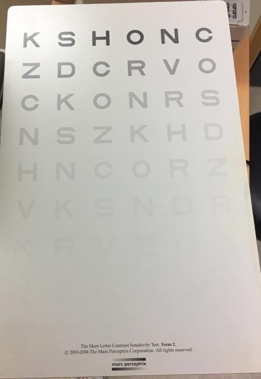 Ett sätt att mäta kontrastseendet är med the Mars Letter Contrast Sensitivity Test som är ett test med kontrasttavlor som mäter den visuella kontrastkänsligheten.