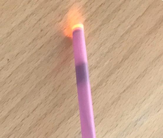 Se till att du använder en diod som klarar av 5 volt om du använder MaKey MaKey som strömkälla.