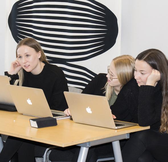 Utbildningens Poängplaner Fullständigt program 2500 p inriktningar Gymnasiegemensamma kurser Ekonomi Modern undervisning med individuell utveckling På Aspero har du en personlig Mac-dator som