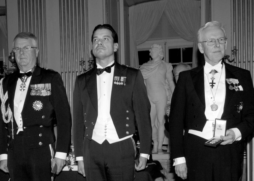Avtackade, fr v Kim Åkerman, Henrik Landerholm och Bo Grawe. Foto: Cecilia Österberg För framstående insatser inom Akademiens verksamhetsområde avtackades följande personer under högtidsdagen.