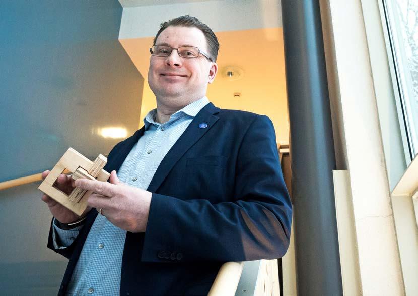 Sami Ensio Mehiläinens arbetslivstjänster utvecklas tillsammans med kunderna Mehiläinens arbetslivstjänster erbjuder sina kundföretag tjänster, som stöder såväl ledningen, arbetsgemenskapen som