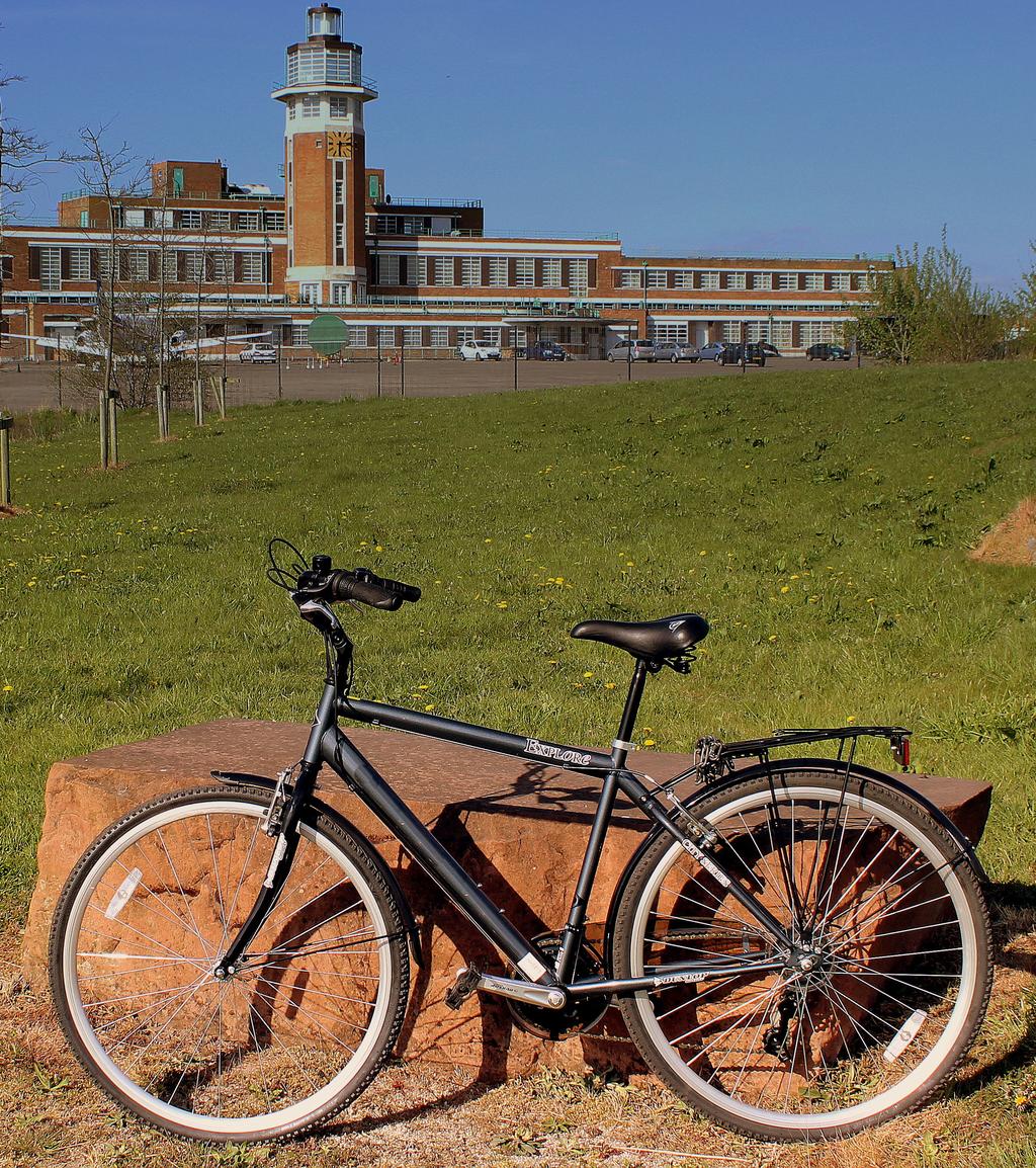 Cykeln världens mest miljövänliga fordon! Vi på anser att cykling har och har haft en alltför undanskymd roll i miljösammanhang.