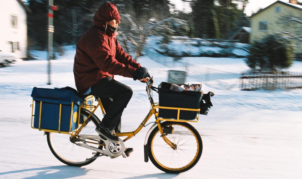 Den gula postcykeln känner alla igen och Posten har ca 7 000 cyklar för transport.
