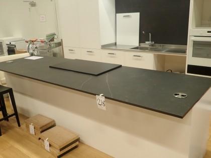 Demokök Sentens Kök, Kust vit med ugn Electrolux EOA8000, se
