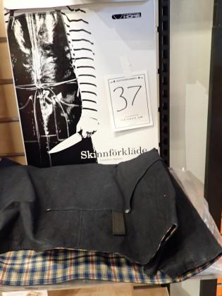 2st förkläden varav 1 skinn och 1 tyg