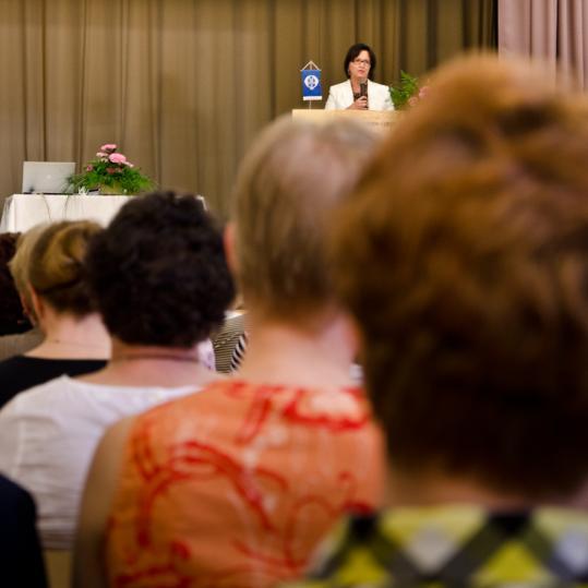 På mötet behandlades stadgeändringarna som väckte långa och livliga diskussioner. Stadgarna godkändes med rösterna 53 Ja och 4 Nej.