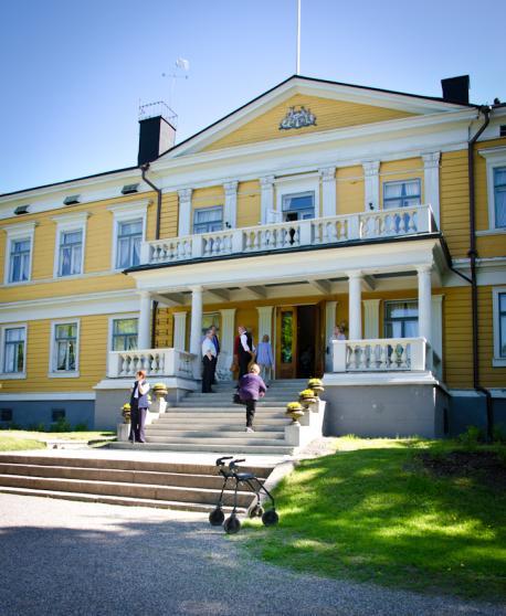 11 Till höstmötet åkte distriktets ordförande tillsammans med fem ombud från Åboland.
