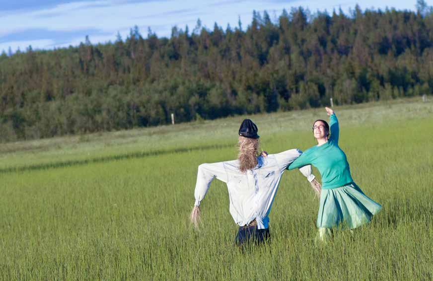 Foto: Anders Alm Dans och teaterföreställning på Vasikavuoma i Pajala Kommun Dans i Nord arbetar med att skapa samverkan mellan olika aktörer i Norrbottens kommuner för att skapa hållbara lokala