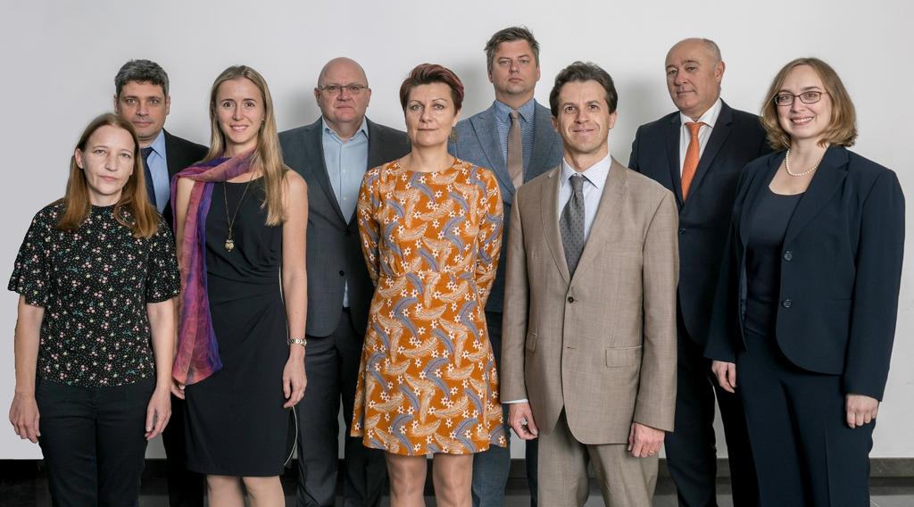 GRANSKNINGSTEAM I våra särskilda rapporter redovisar vi resultatet av våra revisioner av EU:s politik och program eller av förvaltningsteman kopplade till specifika budgetområden.