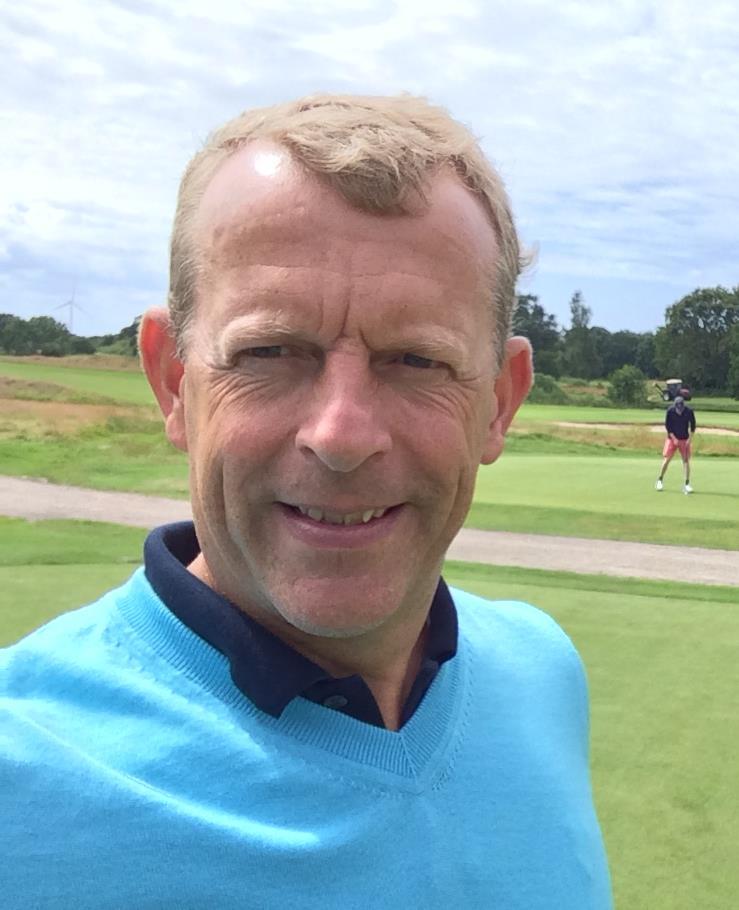 Carl Schlyter Carl Schlyter, 54 år, Saltsjöbaden Civilekonom, mgmtkonsult/projektledare, egenföretagare Hcp 11, har spelat golf i drygt 40 år, medlem i GKS sedan 1976.