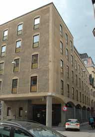 Förtätningen - tillsammans med den symmetriska uppbyggnaden - gav byggnaden en palatskaraktär.