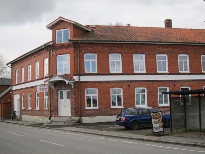 Industrialiseringen 1860-1950 Järnvägsssträckningen är synlig och stationshus finns kvar. Namnet Klagstorps stationsväg. Järnvägshotellet vid Storgatan.