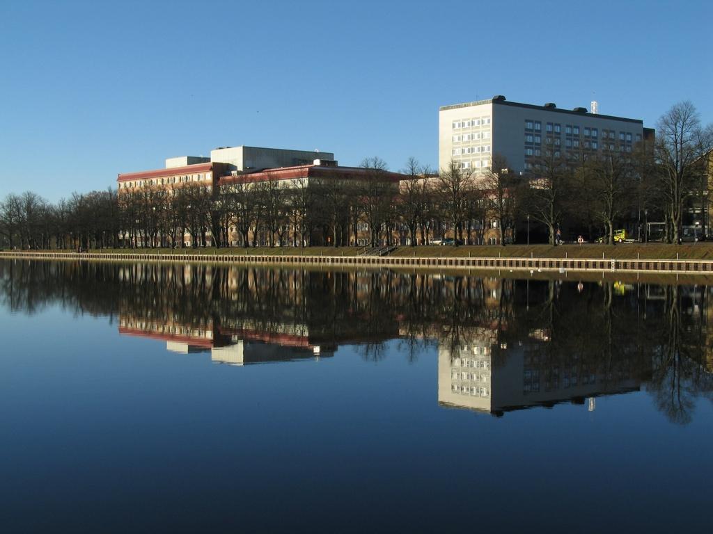 Aktuellt medicinskt vid hjärtsvikt med RiksSvikt Peripartumkardiomyopati Hur kan Rikssvikt förbättra hjärtsviktvården? Peter Vasko, Hjärtläkare, Växjö RiksSvikt, Registerhållare peter.vasko@rikssvikt.