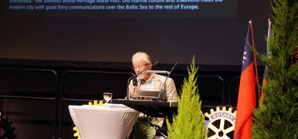 Dag i Aschaffenburg Dagen inleddes med deltagande i Rotarys disktriktskonferens där Gun och Göran