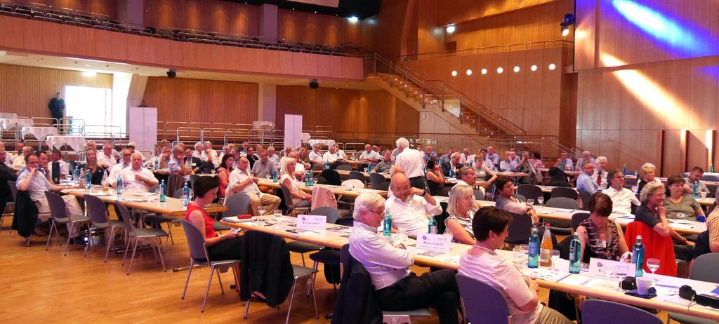 Dessutom presenterades den svenska gruppen. Vi fick deltaga i konferensens lunchbuffé.