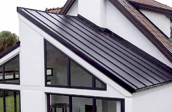 TAKGUIDE Tak för alla behov BANDPLÅT + energieffektivt val + hög kvalitet CELLPLAST + stoppar solljus & stark värmestrålning + isoleringskärna & ljuddämpande Santex isolerade bandplåttak kan bidra