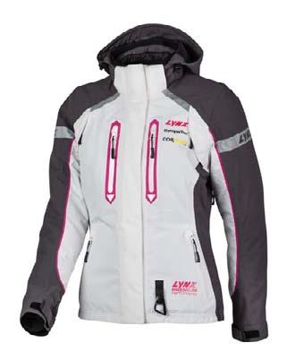 LYNX QUANTUM ONEPIECE SUIT 650115_30 (Röd) 650115_09 (Grå) 650115_80 (Blå), 650115_12 (Orange) 7 490 SEK Lynx Quantum onepiece är utvecklad för aktiv körning i djup snö. Storlek: XS - 3 XL.