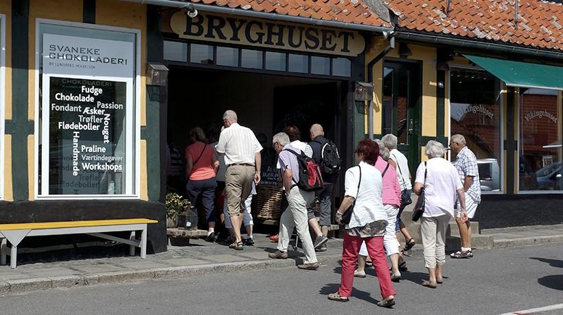 Vid torget ligger restaurang Bryghuset