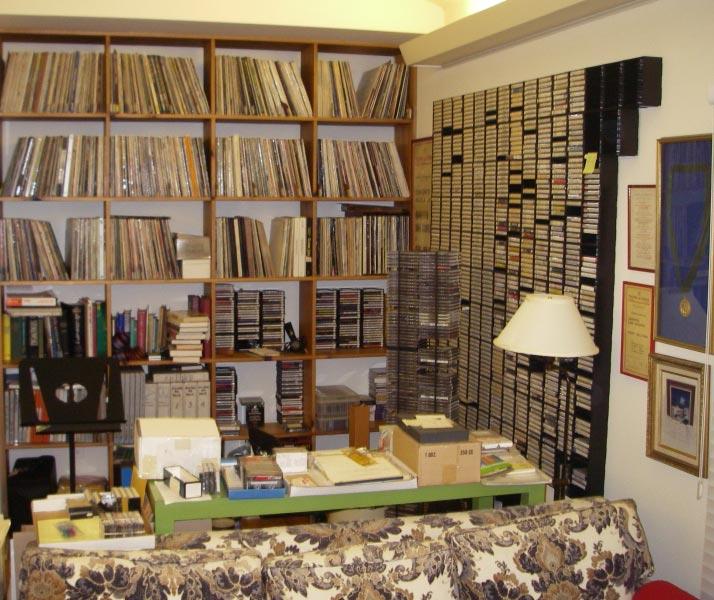 Inte bara MC kassetter, men också ett mindre antal LP och 107 st DAT tapes fr o m
