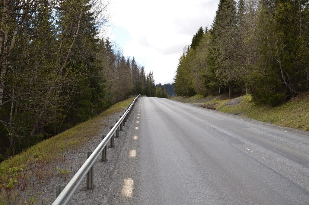 Trafikflöde och anslutande vägar E14 ingår i det nationella stamvägnätet samt i det av EU utpekade Trans-European Transport