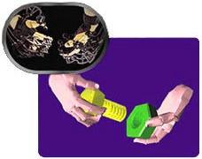 Haptiska gränssnitt CyberGrasp is an force feedback system for the fingers and hand.