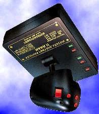 Haptiska gränssnitt This joystick, the WCS II design is taken from the F-15 throttle handle and, therefore, is designed to be used by the left hand, while the right hand operates the stick.