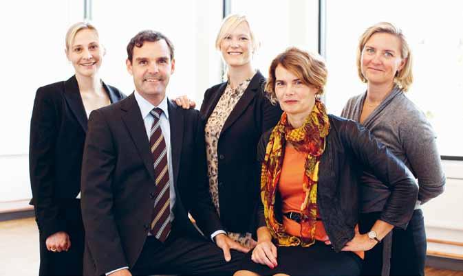 BOLAGSSTYrning Företagsledning På bilden från vänster: Anna-Karin Hag, Jonas Petré, Charlotte Kjellberg, Siv Malmgren och Johanna Höglund Wenning.