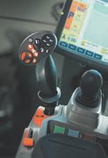 Allt du behöver för att styra väljs på ett intuitivt sätt. Det går lätt att komma åt mer avancerade funktioner. Det tar inte lång tid att lära sig använda en T7 traktor.