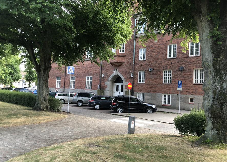 Exploatören bekostar själv sina lagfartsoch bygglovskostnader. Kommunen kommer att avtala om byggnadsskyldighet om högst två år.