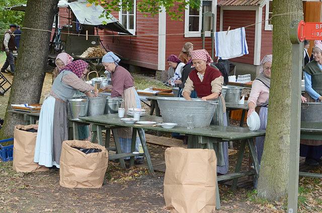 Redaktionen har ordet Ansvarig utgivare: Kjerstin Lindström 08-583 561 66 Redaktionen: Lars-Åke Callander 08-776 02 40 Roland Sandström 08-730 18 60 E-post: snyt@soderringen.se Hemsida: www.
