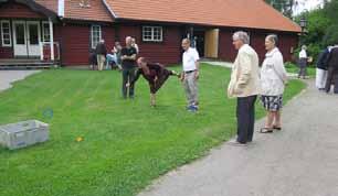 De var 21 personer som kom och från Slagsta Gille var vi 30 spelmän och dansare som kom.