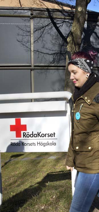 Rödakorshuset i Stockholm som är lokaliserat i Skärholmen erbjuder tillgång till dusch- och tvättmöjligheter, vilrum och kläder, såväl som rådgivning och andra verksamheter.