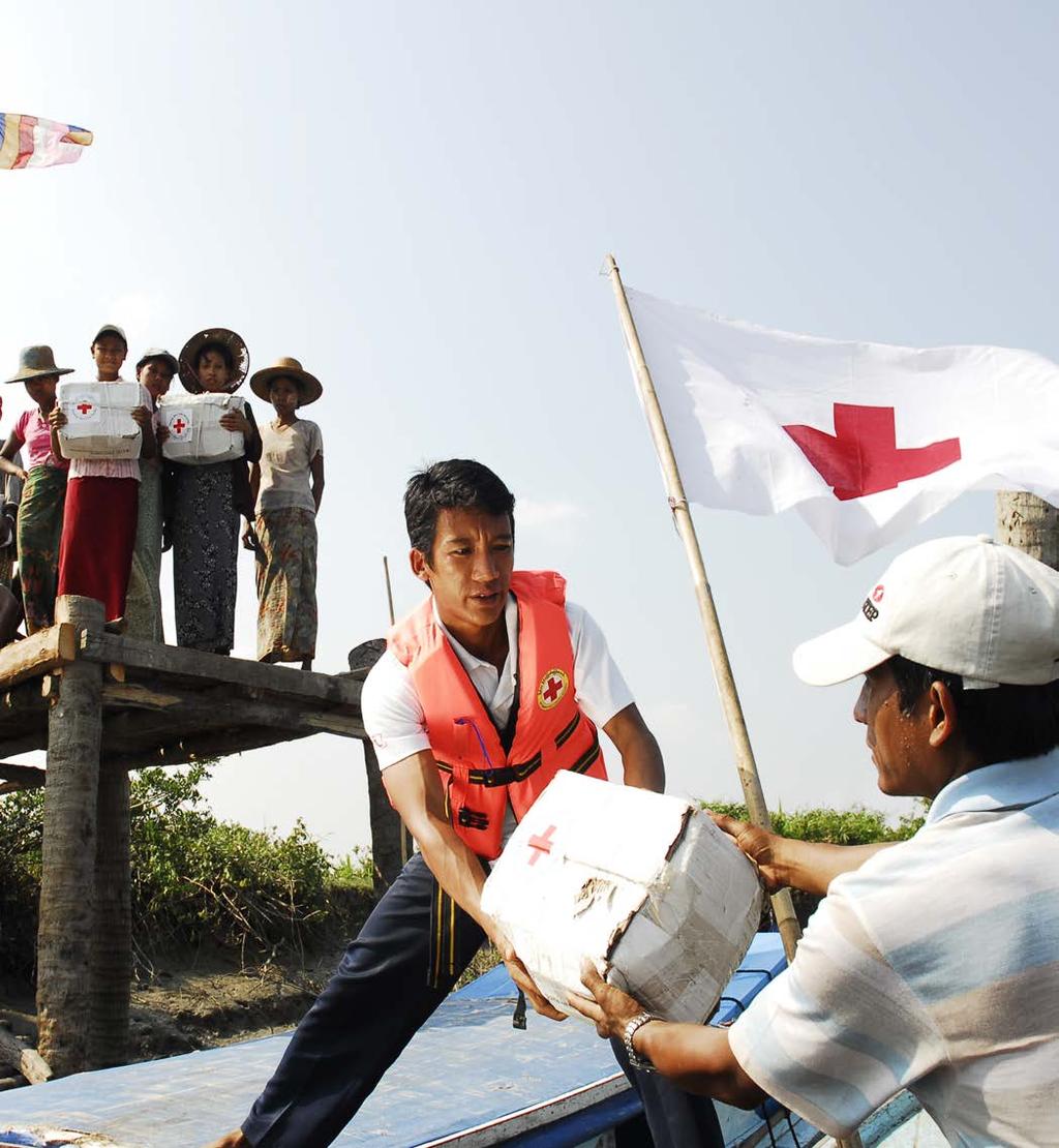 Röda Korset lastar av efterlängtad nödhjälp i Myanmar. I vilket organisatoriskt sammanhang verkar Svenska Röda Korset?