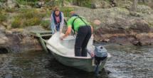 Standardårorna har vinklade blad och färgen är grå, vilket gör att de passar in i båtens färg. 52 5,20 m 1,48 m PAINO 140 kg MOTORREKOMM. 5 hk Lackade åror 270 cm Låsbart förvaringsfack, 2 st.