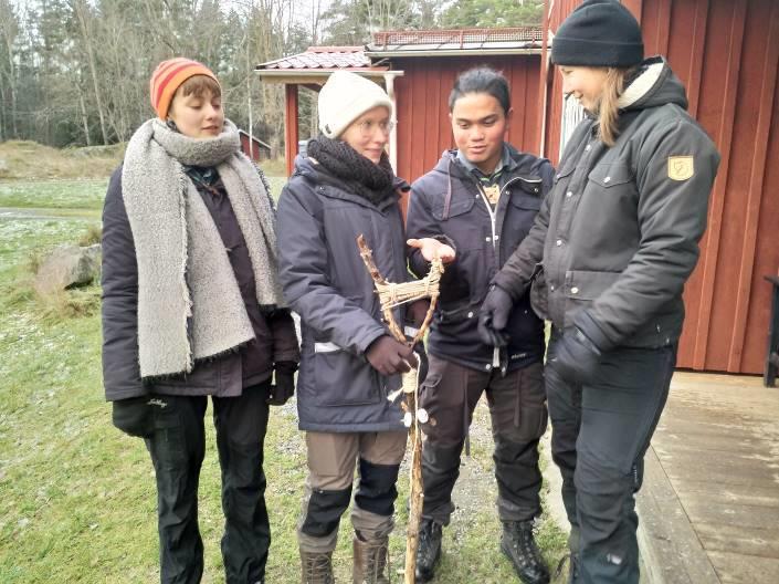 En scout bortappades men upphittades strax innan vi skulle bege oss mot 624 mot Åkersbergas station. Vi klev av vid Solskiftesvägen, mitt i ingenstans.