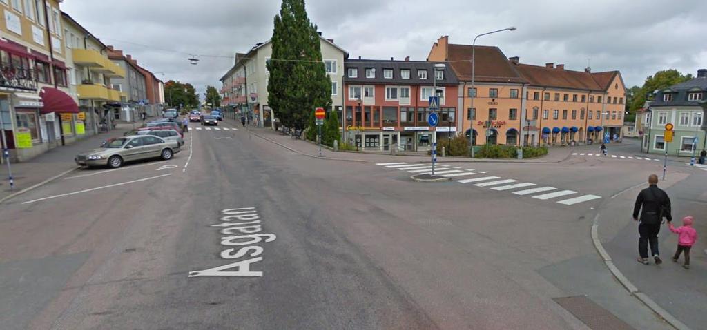 Utveckla torgmiljö - skapa en attraktiv samlingspunkt 60 4 Lyft miljön i korsningen Ämbetsgatan/Åsgatan.