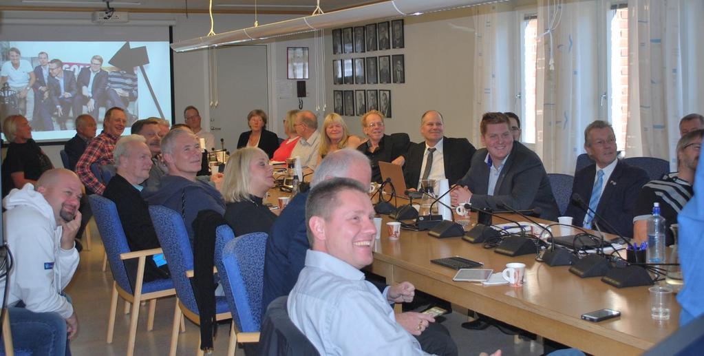 Distriktsordförande Jörgen Grubb inledde med att gå igenom distriktets olika stödjande syften.