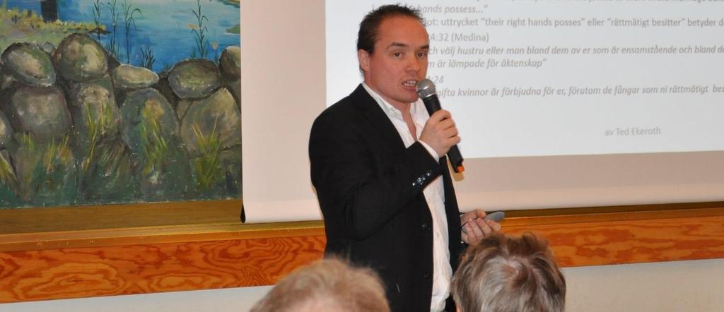 Föreläsning i Vollsjö Söndagen den 11 oktober hade ca 120 personer samlats i Vollsjö, norr om Sjöbo, för att lyssna till en föreläsning om Kriminalpolitik med Kent Ekeroth.