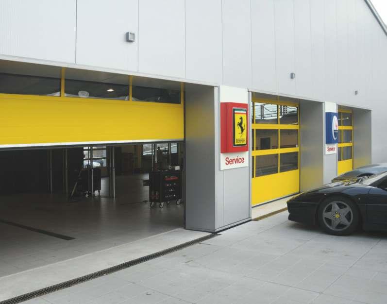 Flexibel och individuell design C-SL40-takskjutporten är uppbyggd av rambyggdaaluminiumsektioner. Varje sektion består av flera fält och du kan själv välja utseende på dessa.