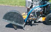 Arbetsbredd: Vikt: 75 cm 80 kg E 750 fasta knivar 9,0 HP Honda GX 270 E 750 lösa knivar 9,0 HP Honda GX 270 E 750 dubbel knivar 9,0 HP Honda GX 270 MA 009 010 207 MA 009 020 207 MA 009 030 207