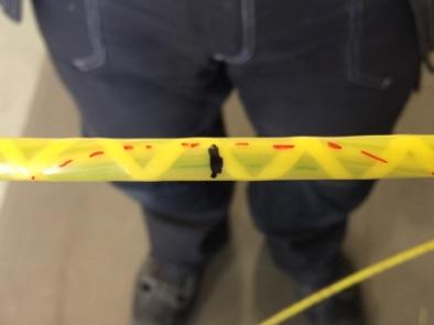 Pennor för markeringar och skalverktyg för mantel på kabeln. Avbitartång behövs för PRF-stången. Markera mittpunkten.